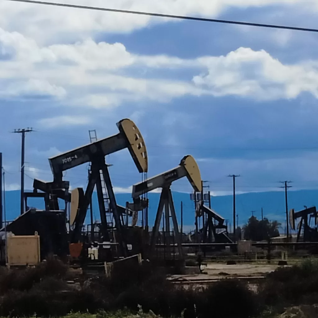 oil operation near blackwell's corner