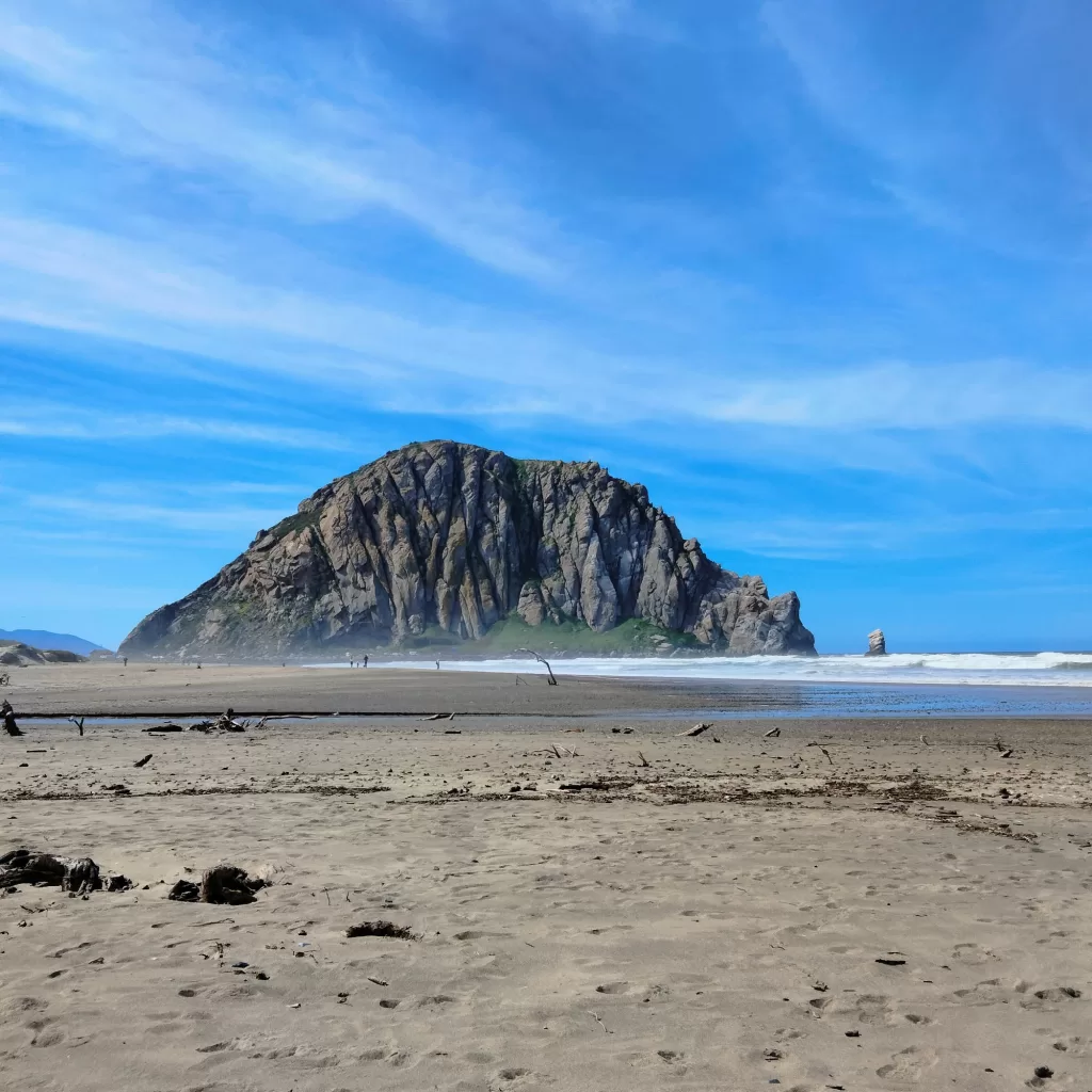 morro rock in distance